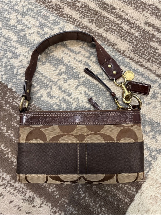 Coach Handbags - Vintage Coach Demi Stripe bag